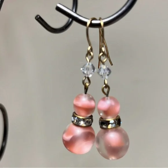 Two Pairs of Vintage Beaded Earrings - Picture 3 of 7